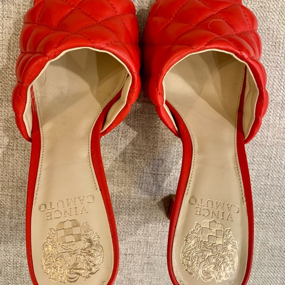 NWOB Vince Camuto Red Reselm Quilted Heels - Picture 5 of 7